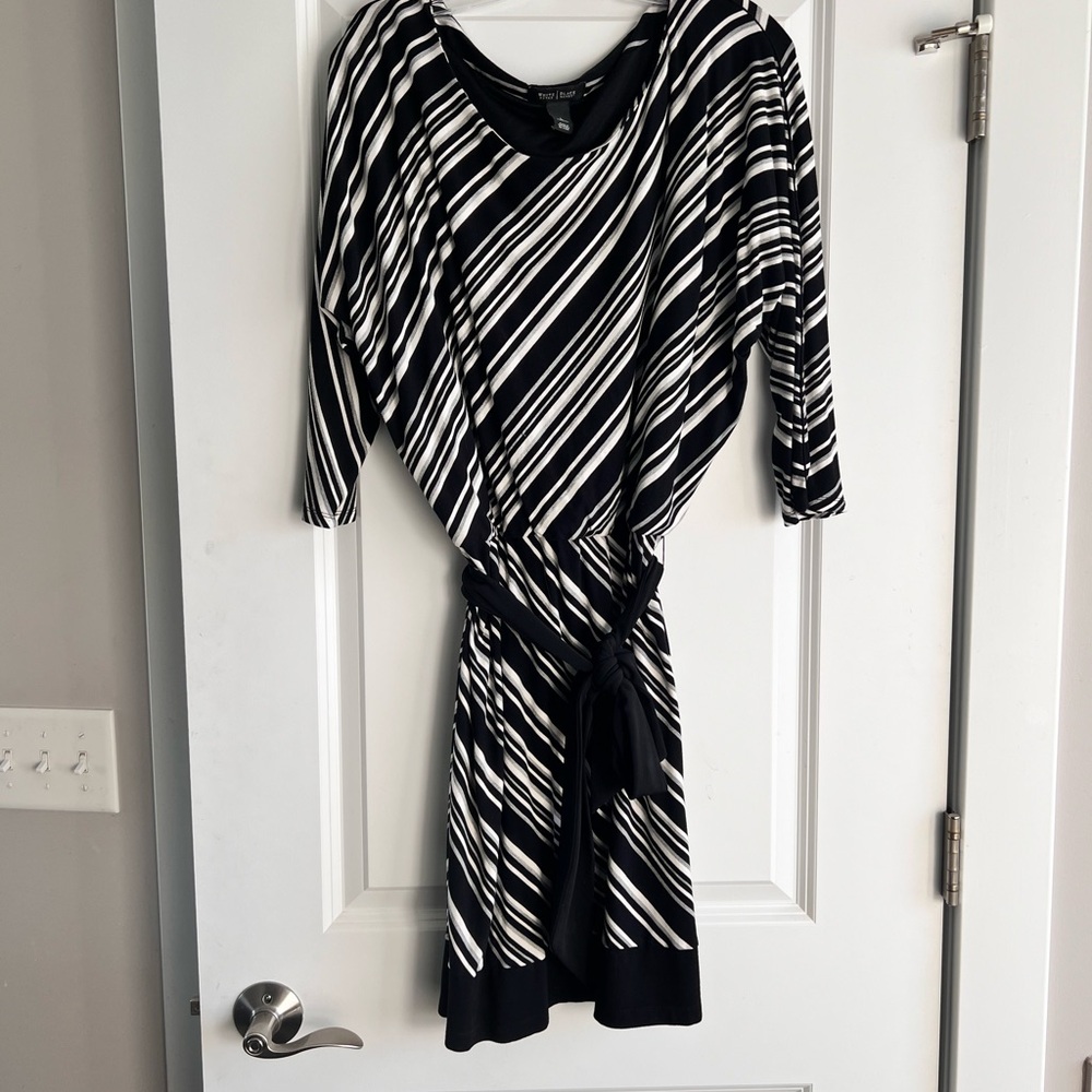 White House Black Market sz L